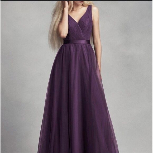 VERA WANG bridesmaid prom dress in plum Size 16 - Picture 1 of 4